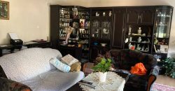 Csillaghegy legjobb utcájában pár éve épült ház gyönyörű veteményeskerttel