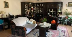 Csillaghegy legjobb utcájában pár éve épült ház gyönyörű veteményeskerttel