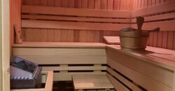 Eladó napelemes ház medencével és egyéb különleges megoldásokkal