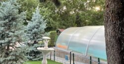 Eladó napelemes ház medencével és egyéb különleges megoldásokkal