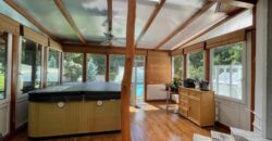 Eladó napelemes ház medencével és egyéb különleges megoldásokkal